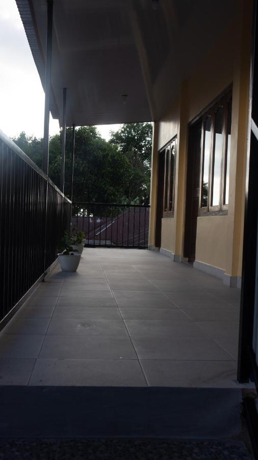 Tange Guest House Ruteng Kültér fotó