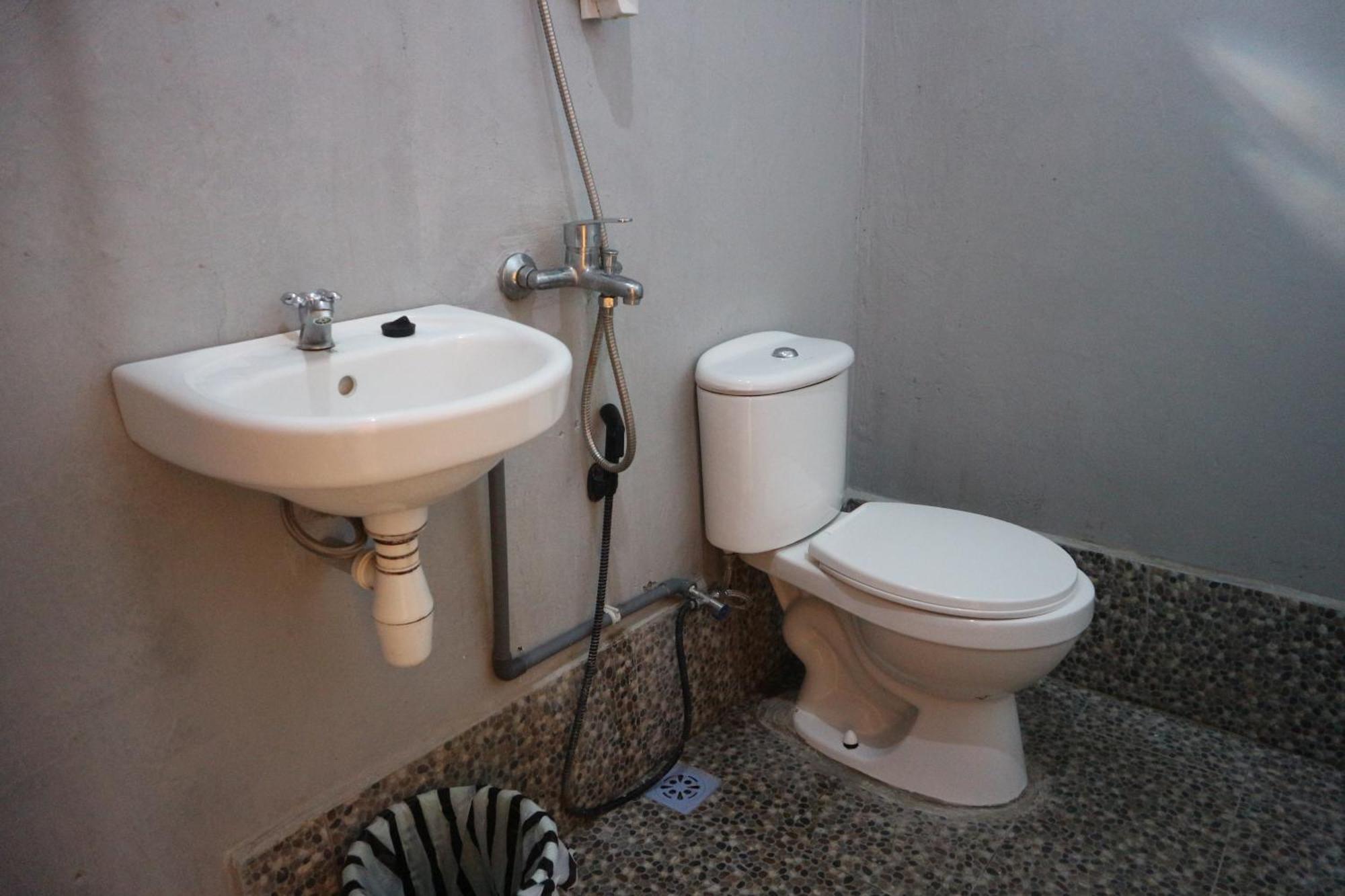 Tange Guest House Ruteng Kültér fotó